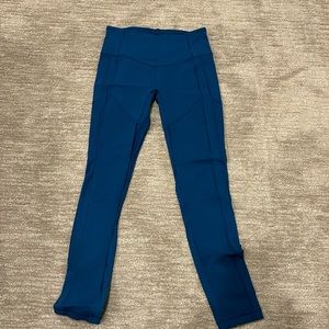 NWOT Lululemon women’s teal leggings. Size 8. 28 inch inseam.
